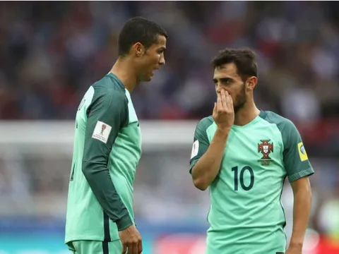 TIẾT LỘ: Chính Ronaldo khuyên Benardo Silva đến Man City