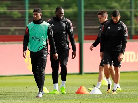 TIẾT LỘ: Lukaku "ghi điểm" với Mourinho bằng hành động này