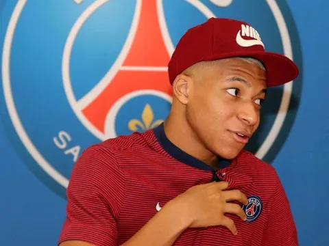 TIẾT LỘ: Mbappe từng nói chuyện riêng với Real Madrid