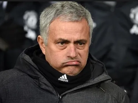 Tiết lộ: Mourinho muốn đuổi huyền thoại M.U khỏi CLB trước khi bị sa thải