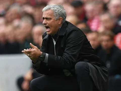 Tiết lộ: Mourinho từng 2 lần 'chê' lời đề nghị của Liverpool