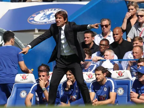 Tiết lộ sốc về việc Conte bị cấm tiếp xúc với Barkley