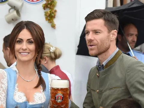 Tiết lộ: Xabi Alonso từng bị đồng đội 'tăm tia' vợ