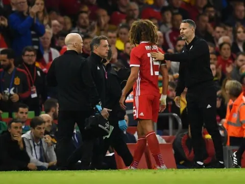 "Tiểu Gullit" chấn thương, Morata và Azpilicueta có hành động khiến fan mát lòng