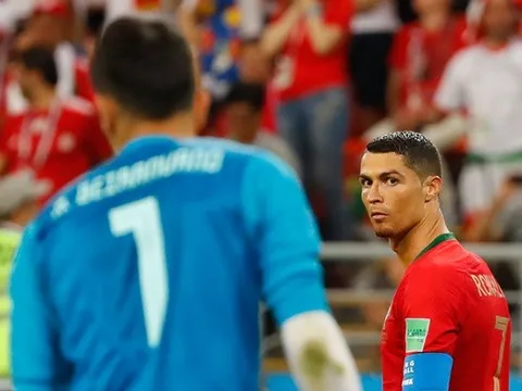 Thủ môn Iran khuất phục được Ronaldo nhưng có thể đánh bại Quang Hải?