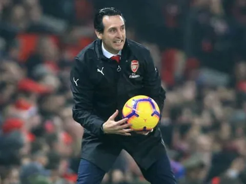 Vì sao Ozil sẽ tiếp tục bị Emery gạch tên sau trận hòa Man Utd?