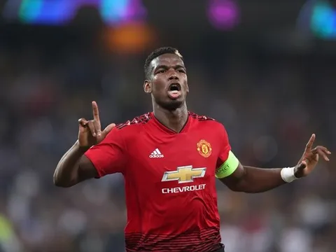 "Tôi tự hỏi liệu cậu ấy có đang xem bóng đá như trò đùa không?"