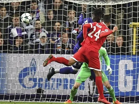 Tolisso tỏa sáng, Bayern chật vật rời Bỉ với 3 điểm