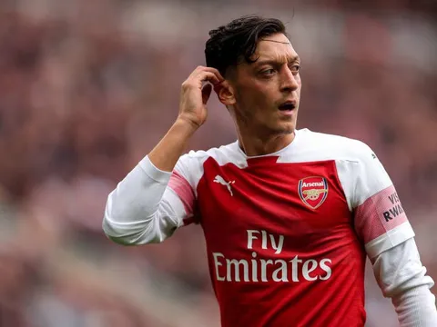 Torreira nói lời thật lòng về Ozil