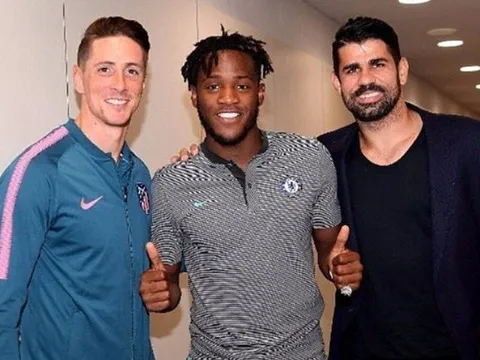 Torres, Costa chụp ảnh cùng ngôi sao giúp Chelsea thắng Atletico