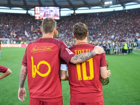 Totti lên tiếng bảo vệ đàn em trước 'búa rìu' dư luận