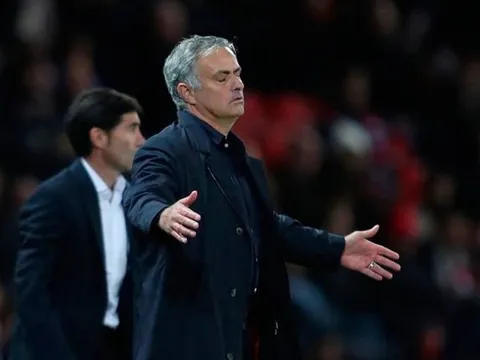 Man Utd chuẩn bị nhận hình phạt cho sự chậm trễ