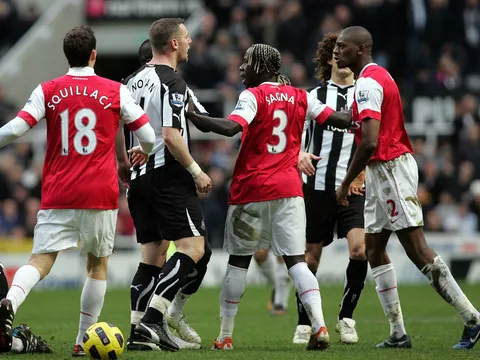 Trận hoà điên rồ giữa Arsenal và Newcastle mùa giải 2010/11