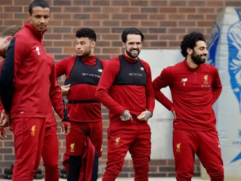 Tranh thủ ít người, 'Thương binh' Ings căng sức ghi điểm với Klopp