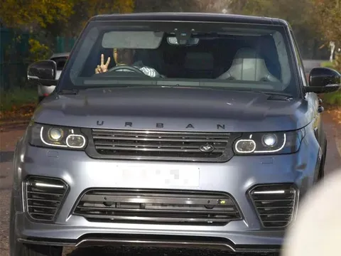"Trẻ trâu" Rashford lái xe mới đến sân tập M.U