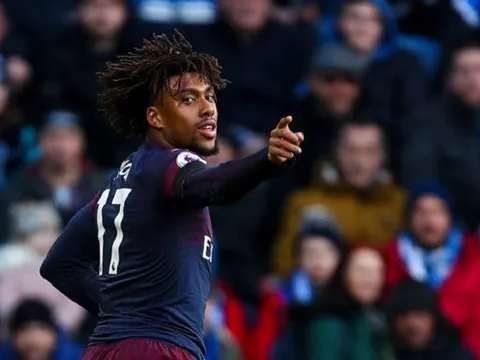 Trò cưng làm nở mặt Emery, Arsenal áp sát top 4 với chỉ 1 điểm kém hơn