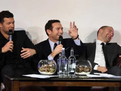Trở lại Chelsea, Lampard cười khoái chí bên cạnh Ballack và Cole