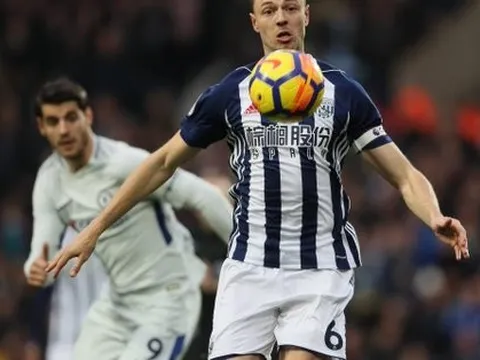 Trở lại với Jonny Evans, đại gia Anh toan tính gì?