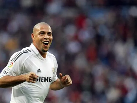 Tròn 15 năm 'Người ngoài hành tinh' Ronaldo ra mắt Real Madrid