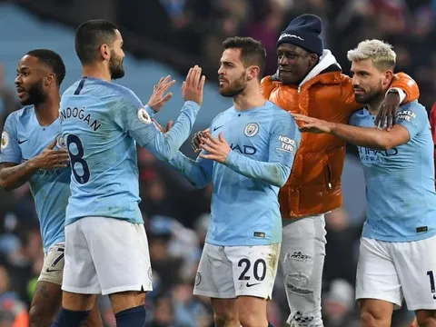 Trong cả năm 2018, Man City hay Liverpool đỉnh hơn?
