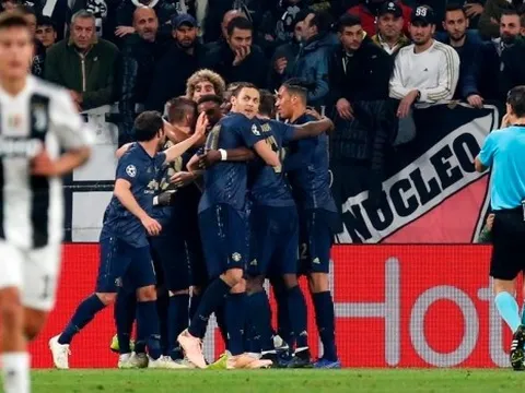Trong ngày thắng hủy diệt, Man City vẫn bị lu mờ bởi Man United