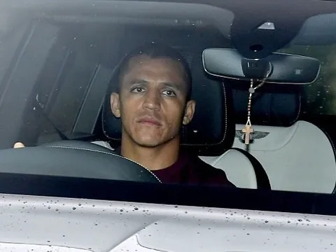 Trừ 1 người, cả đội Man Utd rầu rĩ như 'mất sổ gạo' tới sân tập