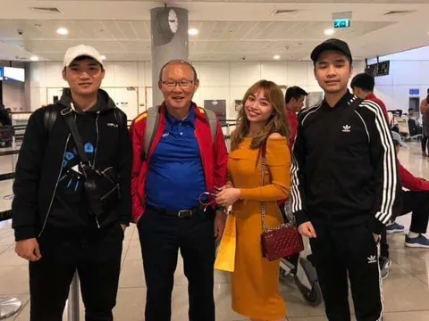 Thầy Park giao lưu cùng fan, ĐT Việt Nam về nước