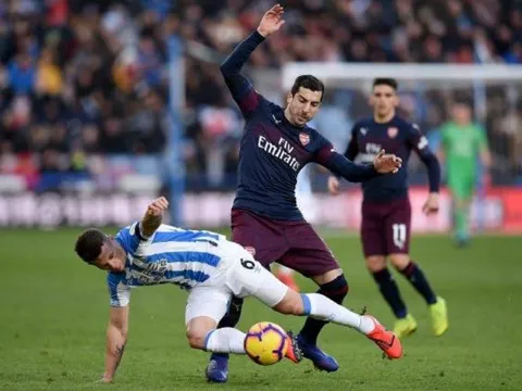 TRỰC TIẾP Huddersfield 1-2 Arsenal: Nỗ lực muộn màng (KẾT THÚC)