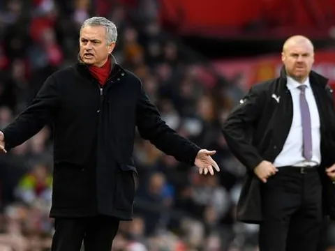 TRỰC TIẾP Man Utd 2-2 Burnley: Lingard lại lập công (Kết thúc)