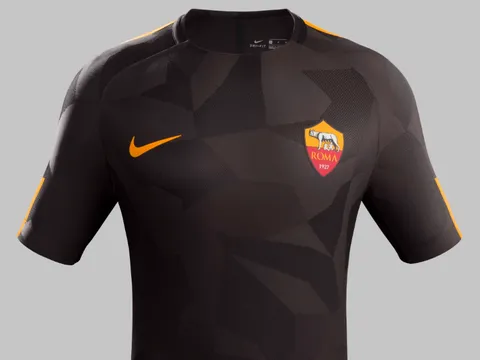 Trước ngày chiến Champions League, Roma trình làng 'hàng nóng'