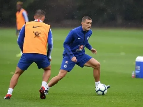 Trước thềm "chiến" Arsenal, Maurizio Sarri được cảnh báo về tiền vệ Croatia