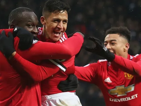 Trước thềm đại chiến, fan Man Utd phản ứng lạ vì một cái tên