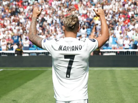 "Truyền nhân của Ronaldo" ra mắt CĐV Real Madrid