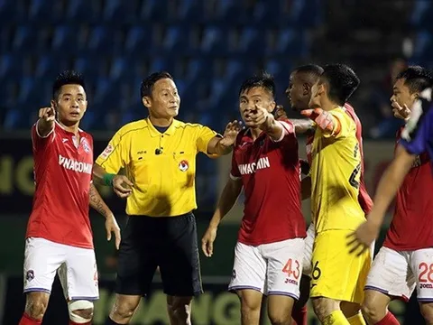 Nghịch lý V-League: Khi U23 Việt Nam xây, trọng tài... đi phá!