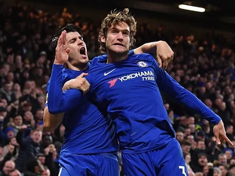 Tứ anh hào Tây Ban Nha đại diện Chelsea tặng quà CĐV