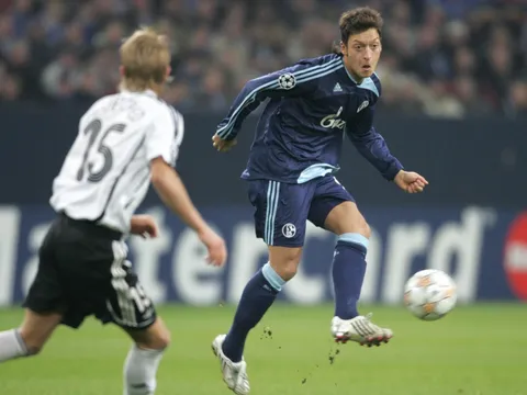 Từ Neuer đến Ozil: Đội hình Schalke cực mạnh nếu giữ chân được các ngôi sao