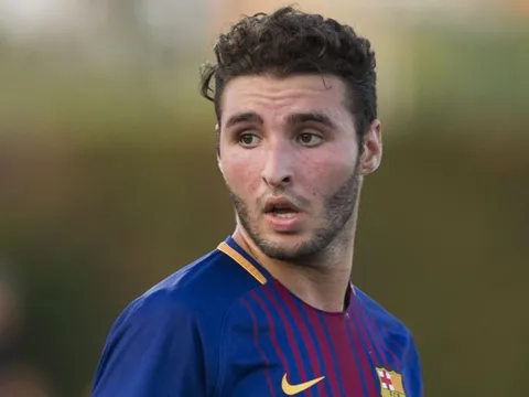 Từ nước Anh, Pep vẫn muốn tiếp tục 'rút ruột' Barca