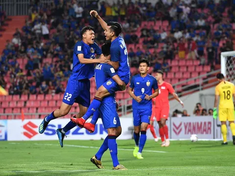 Tuyển Thái Lan sau cùng đã lộ bài ở AFF Cup