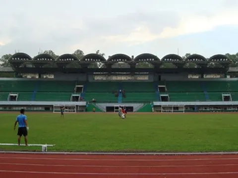 Tuyển Việt Nam sẽ đá trận bán kết lượt đi trên SVĐ tồi tàn nhất AFF Cup