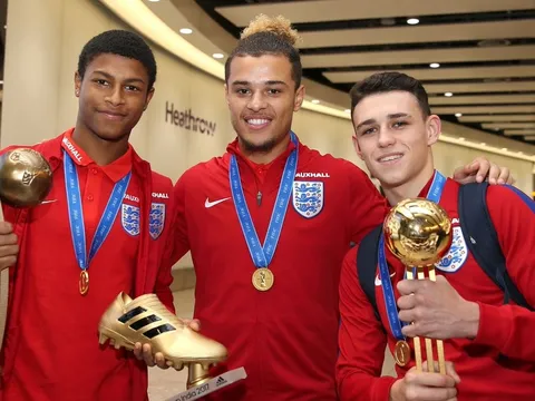 Vô địch World Cup, U17 Anh về nước với tư cách người hùng