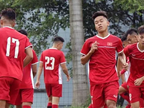 Tuyển U19 Việt Nam thất vọng vì Indonesia cho tập mặt sân xấu