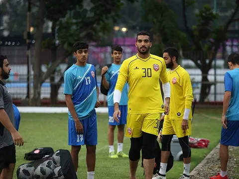 U23 Bahrain mải miết "liếc" U23 Việt Nam trên sân tập