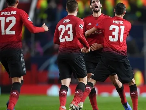 United không thắng trong thống khổ và Mourinho cần thôi ngay ảo tưởng 50 triệu bảng