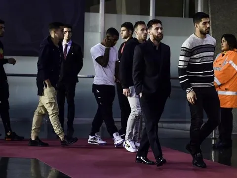 Messi trở lại ngày Catalan buồn bã