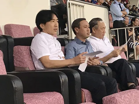 V-League "chát" lắm, HLV Miura có... nghĩ lại với Công Vinh?