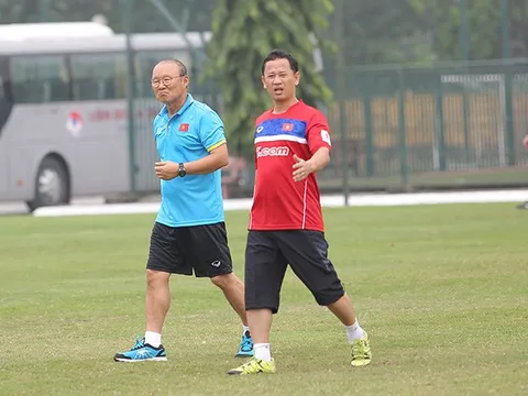 V-League đã hết, giờ để HLV Park Hang Seo ra tay!