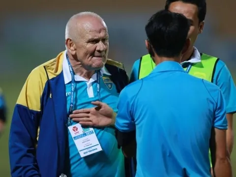 Vạ miệng, HLV Petrovic nhận án phạt từ VFF