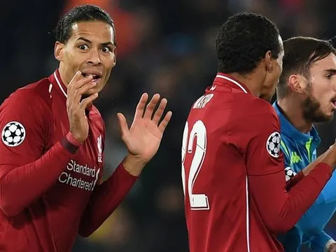 Van Dijk cãi nhau Henderson, lý do là vì...