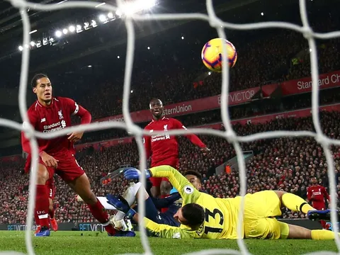 Van Dijk: "Chúng tôi mất chuỗi trận sạch lưới là vì Alisson"