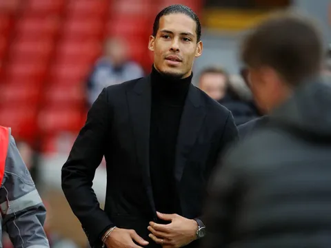 Van Dijk hãnh diện xuất hiện ở Anfield chờ dự khán